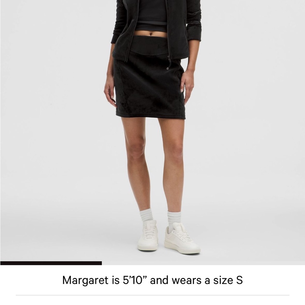 LULULEMON  Black Scuba HR Skirt